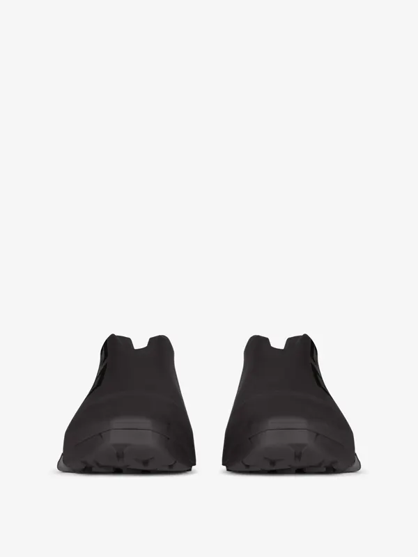 Givenchy Monumental Mallow low shoes in rubber (BHZ013H1C2-001)