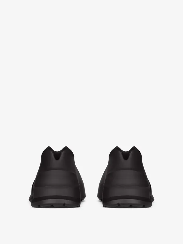 Givenchy Monumental Mallow low shoes in rubber (BHZ013H1C2-001)