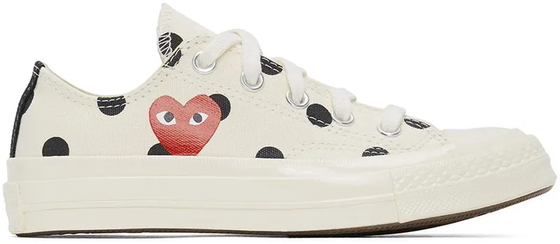 Comme des Garçons Play White Converse Edition Polka Dot Heart Chuck 70 Low Sneakers (K114)
