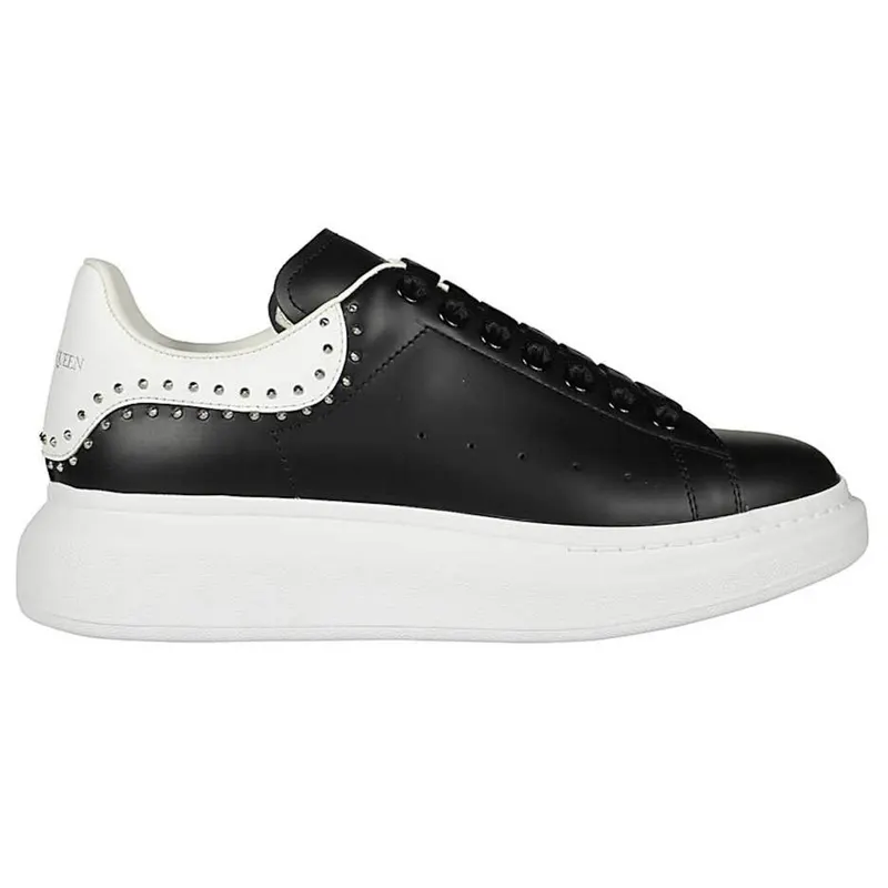 Alexander McQueen Oversized Black Studs (628017 WHTQQ 1071)