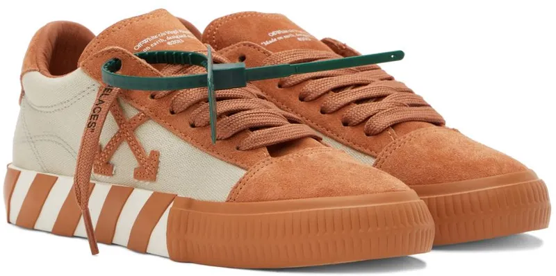 Off-White Brown & Beige Vulcanized Low-Top Sneakers (OWIA178S22LEA0016164)