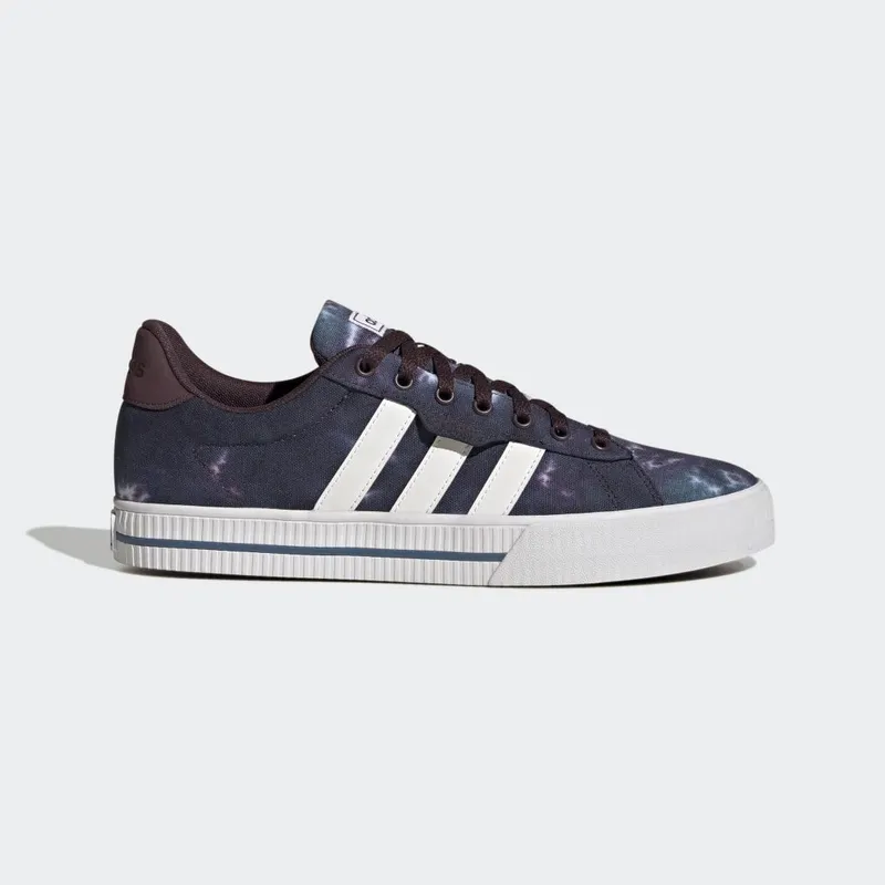 adidas Daily 3.0 Lifestyle Skateboarding SuÃ¨de Shadow Maroon / Cloud White / Altered Blue (GY2252)