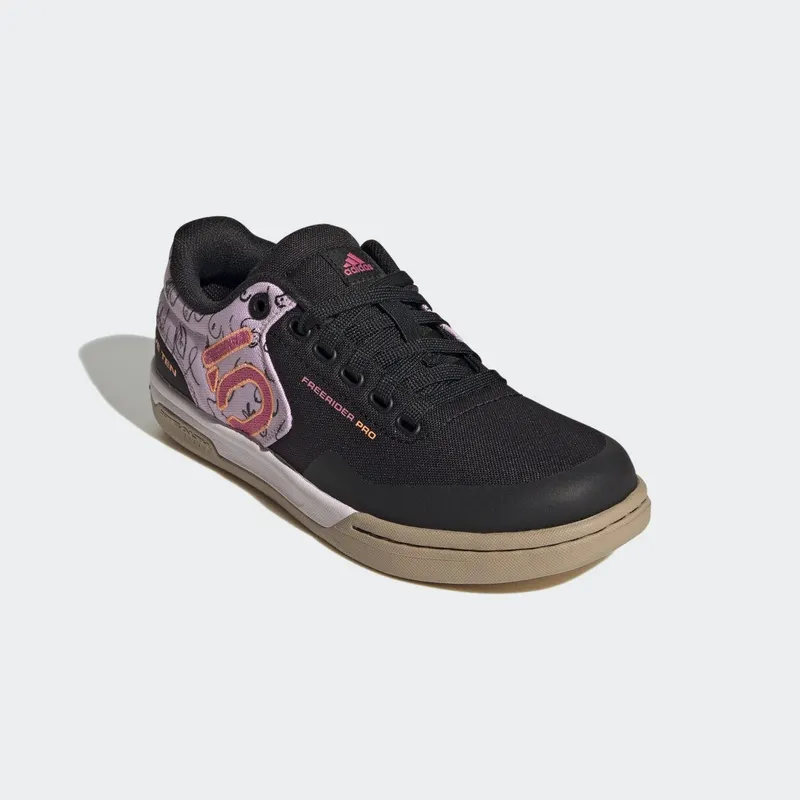 adidas FIVE TEN FREERIDER PRO CANVAS BCA MOUNTAIN BIKE SCHOENEN Core Black / Bliss Lilac / Beam Orange (GZ4706)