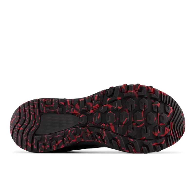 New Balance 410v7 Black / Electric Red / Magnet (MT410V7-39994)