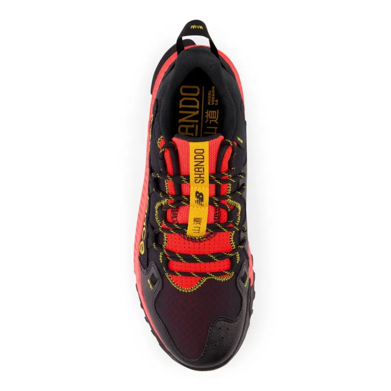 New Balance Shando Black / Electric Red / Team Gold (MTSHAV1-42705)