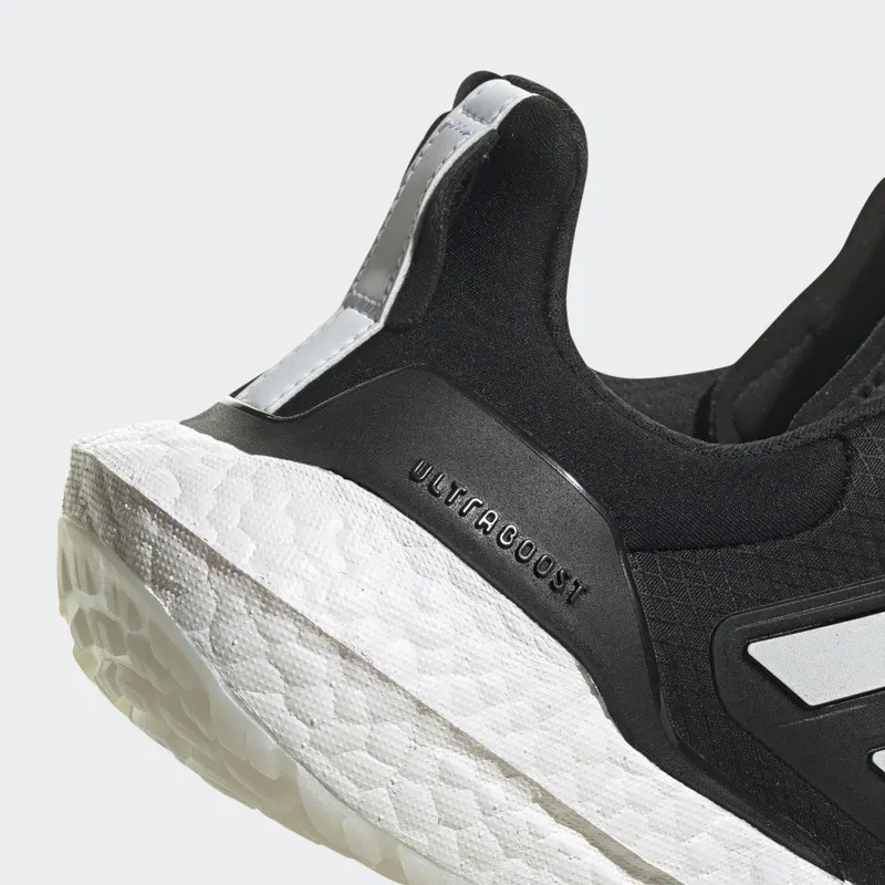 adidas Ultraboost 22 COLD.RDY 2.0 Core Black / Cloud White / Grey Six (GX8320)