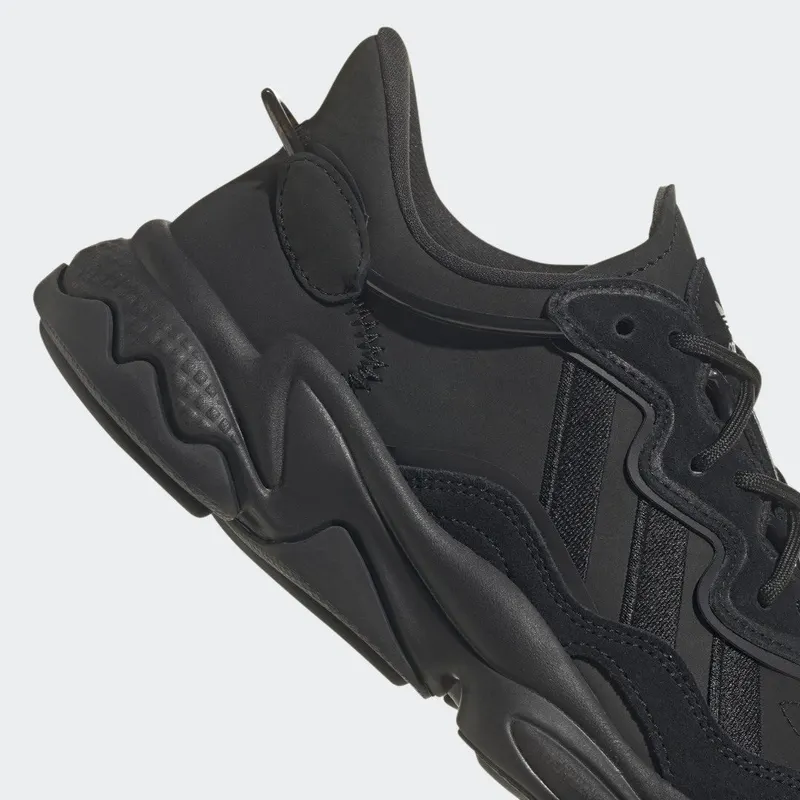 adidas OZWEEGO Core Black / Core Black / Silver Metallic (GY9425)