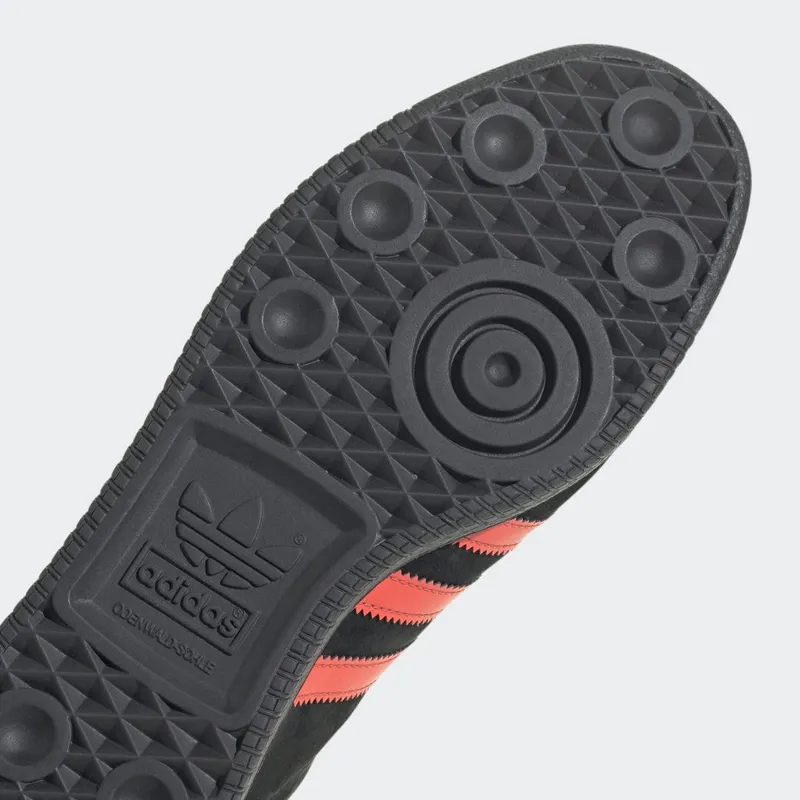 adidas Brussels Core Black / Bright Red / Gold Metallic (GZ2044)