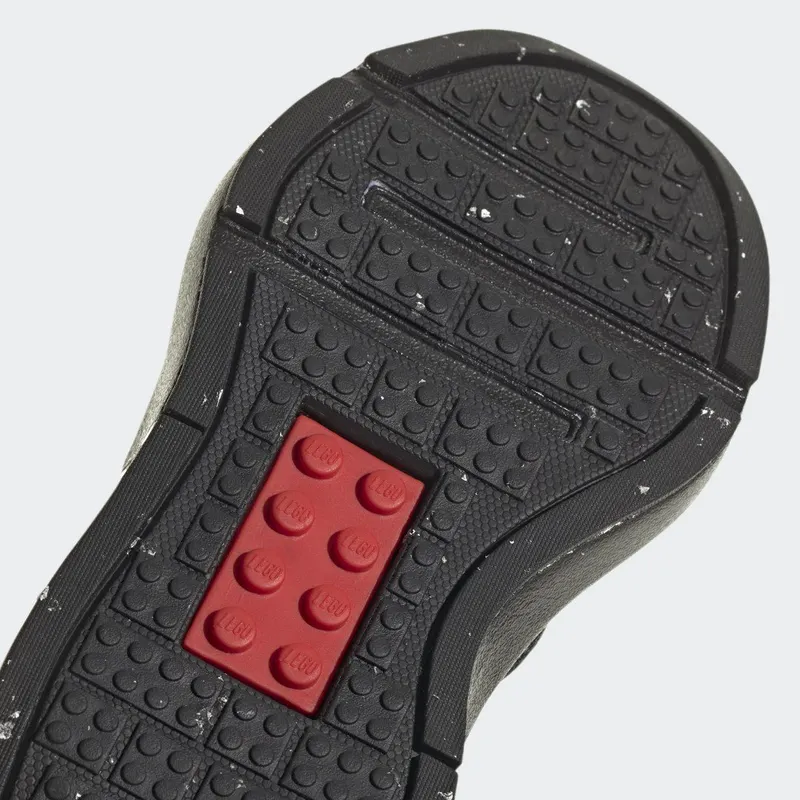 adidas adidas x LEGOÂ® Tech RNR Lifestyle met Elastische Veters en Klittenband Core Black / Cloud White / Red (HP5877)