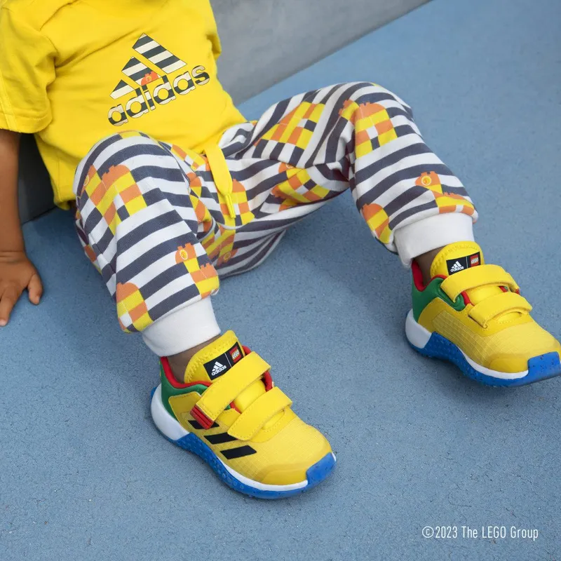 adidas adidas Sport DNA x LEGOÂ® Lifestyle met Dubbel Klittenband Eqt Yellow / Core Black / Shock Blue (HQ1308)