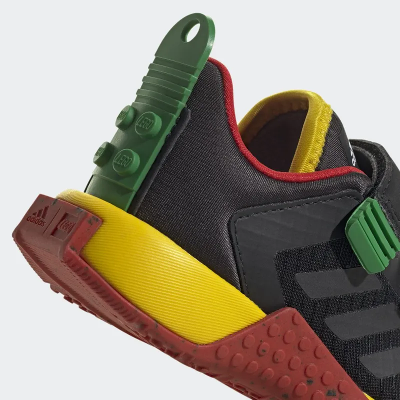 adidas adidas Sport DNA x LEGOÂ® Lifestyle met Dubbel Klittenband Core Black / Core Black / Red (HQ1309)
