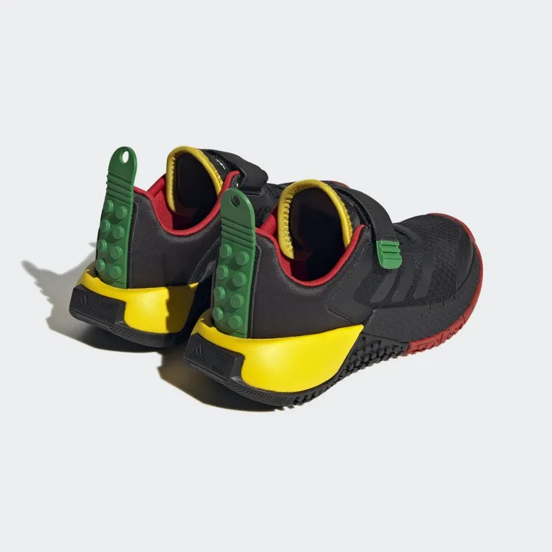 adidas adidas Sport DNA x LEGOÂ® Lifestyle met Elastische Veters en Klittenband Core Black / Core Black / Red (HQ1311)