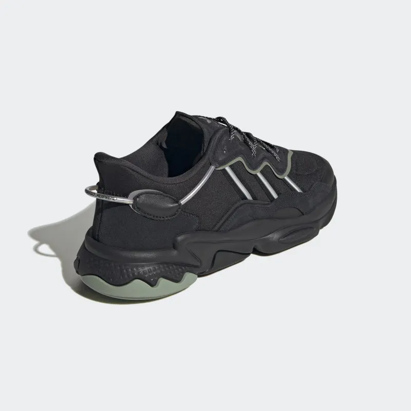 adidas OZWEEGO Core Black / Core Black / Silver Metallic (HP6336)