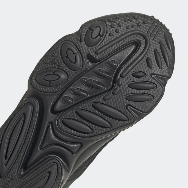 adidas OZWEEGO Core Black / Core Black / Silver Metallic (HP6336)