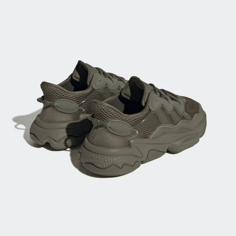 adidas OZWEEGO Olive Strata / Olive Strata / Cloud White (HQ1622)