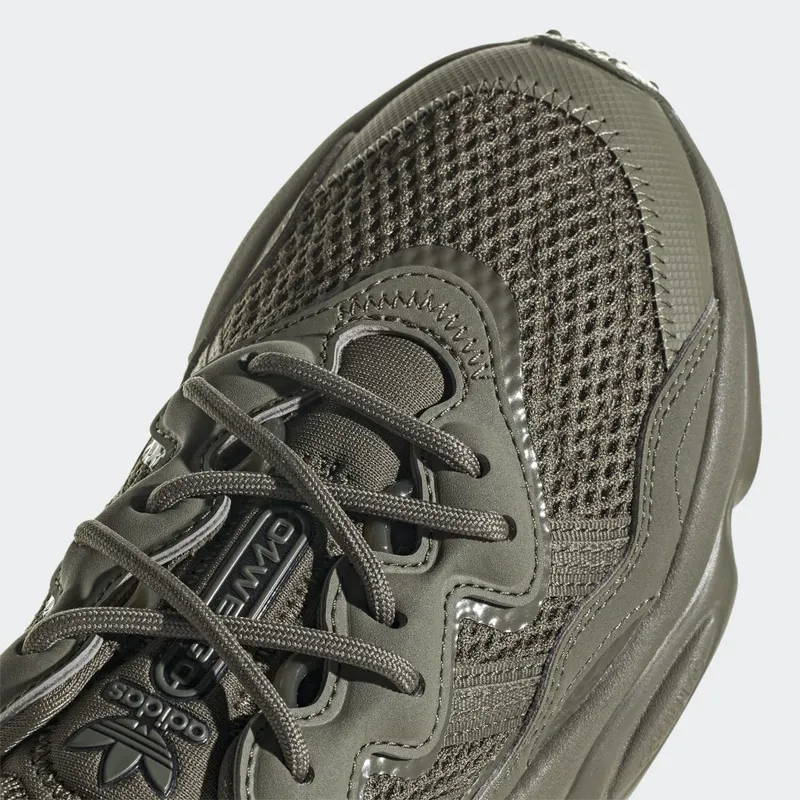 adidas OZWEEGO Olive Strata / Olive Strata / Cloud White (HQ1622)