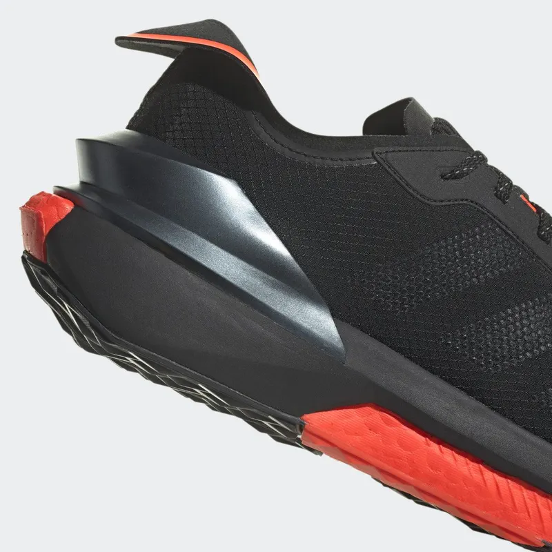adidas Avryn Core Black / Core Black / Solar Red (HP5980)