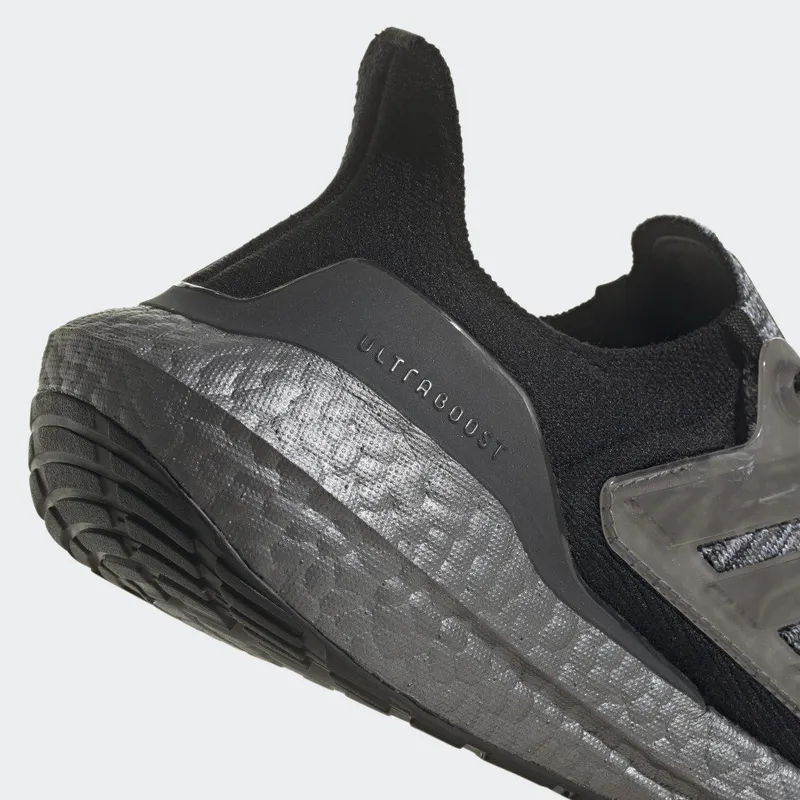 adidas Ultraboost 22 Core Black / Grey Four / Carbon (HQ2095)