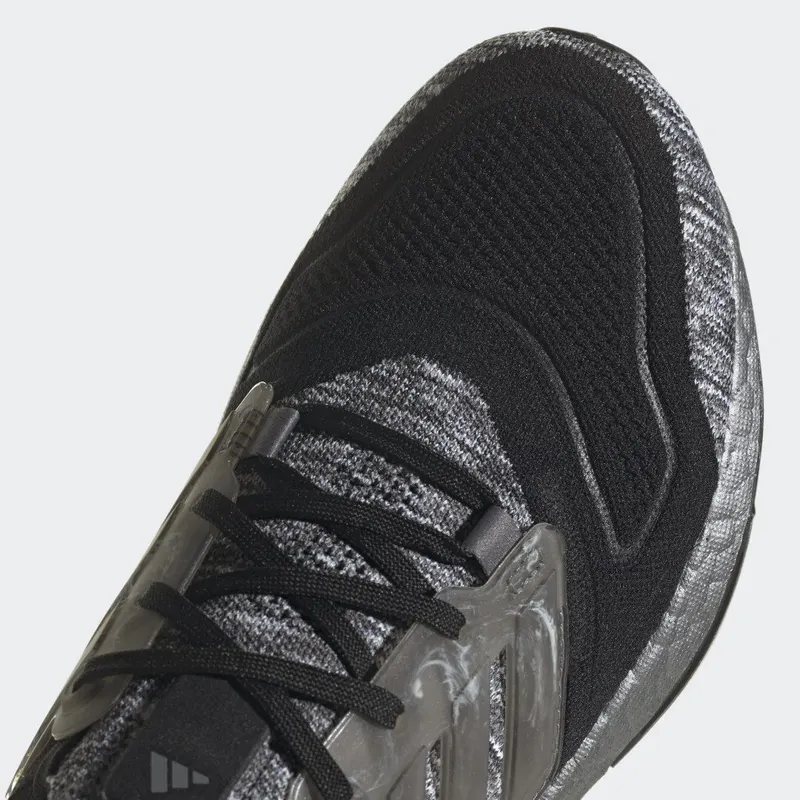 adidas Ultraboost 22 Core Black / Grey Four / Carbon (HQ2095)