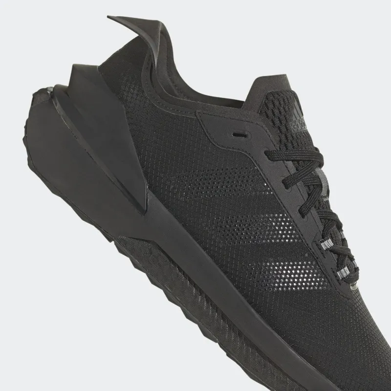 adidas Avryn Core Black / Core Black / Carbon (HP5982)