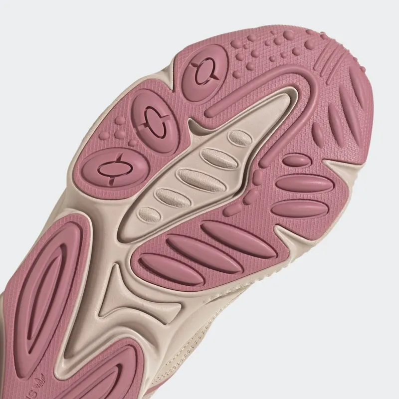 adidas OZWEEGO Wonder Taupe / Pink Strata / Wonder Taupe (HQ8544)