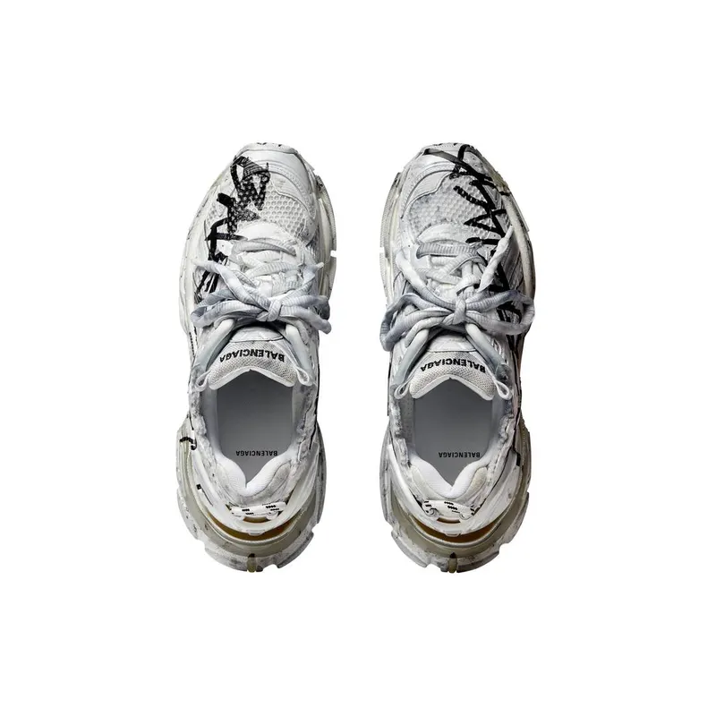 Balenciaga Runner Graffiti Trainers White (677403W3RBQ9010)