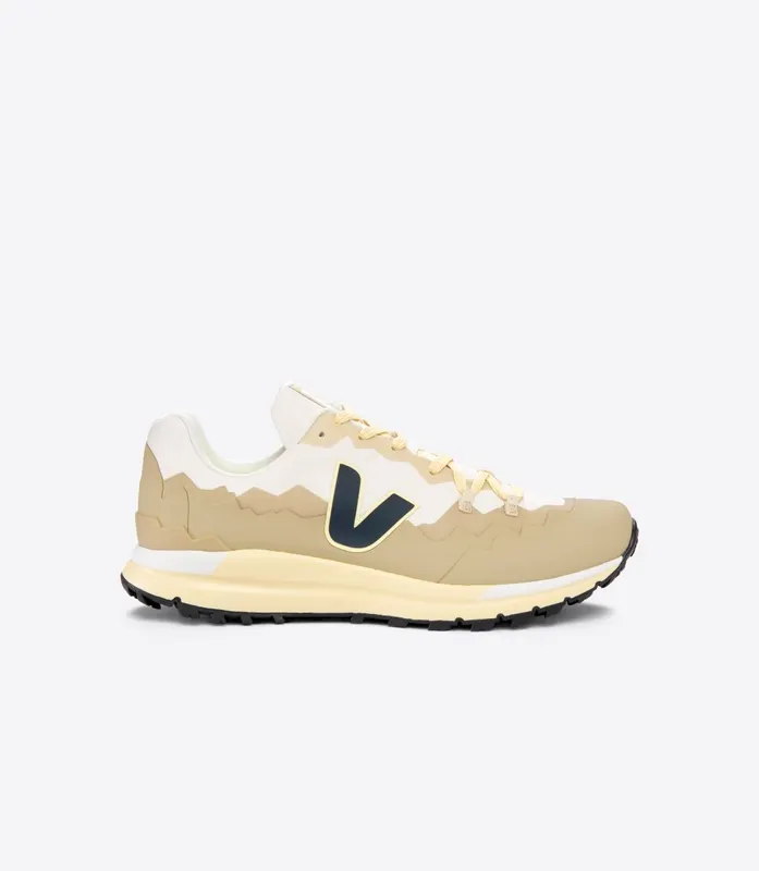 Veja FITZ ROY TREK SHELL GRAVEL NAUTICO (FR2303234A)