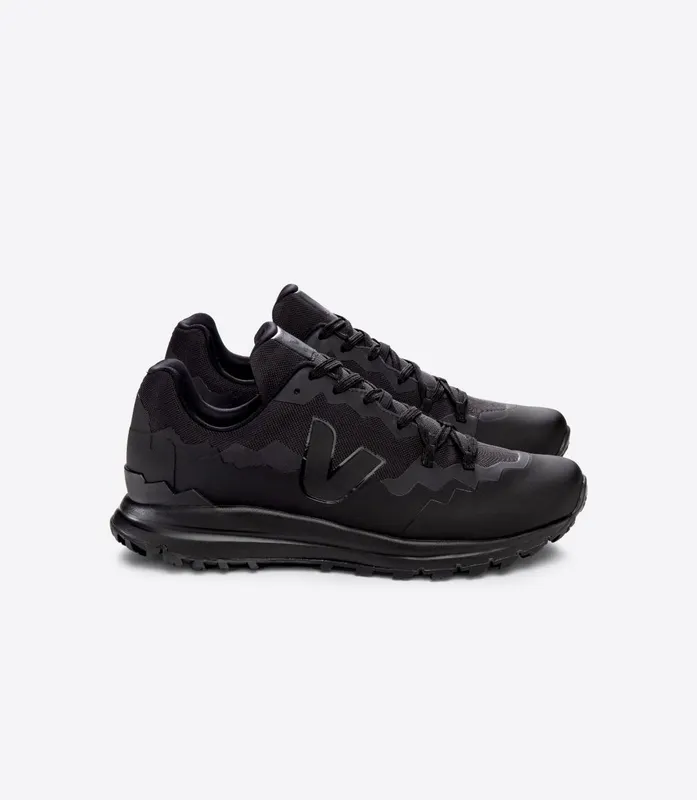Veja FITZ ROY TREK SHELL FULL BLACK (FS2302456A)