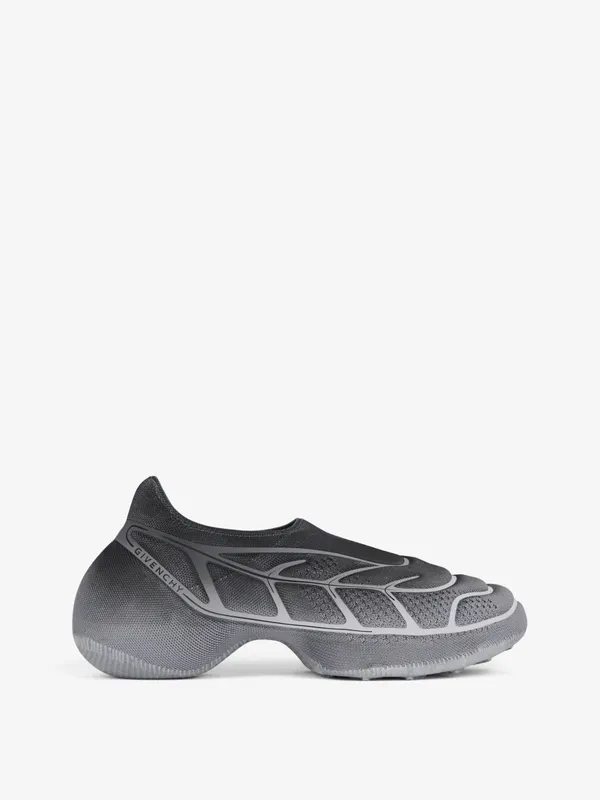 Givenchy TK-360+ Sneakers in knit (BH0076H1E4-002)