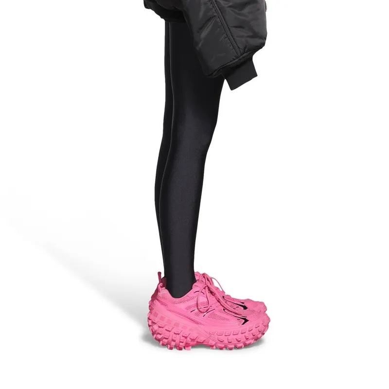 Balenciaga Defender Trainers Pink (685611W2RAA5000)