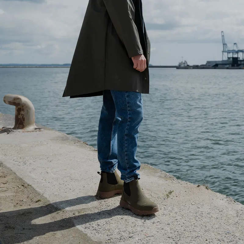 Woden Melvin Track Waterproof Dark Olive/Gum (WM401 877)