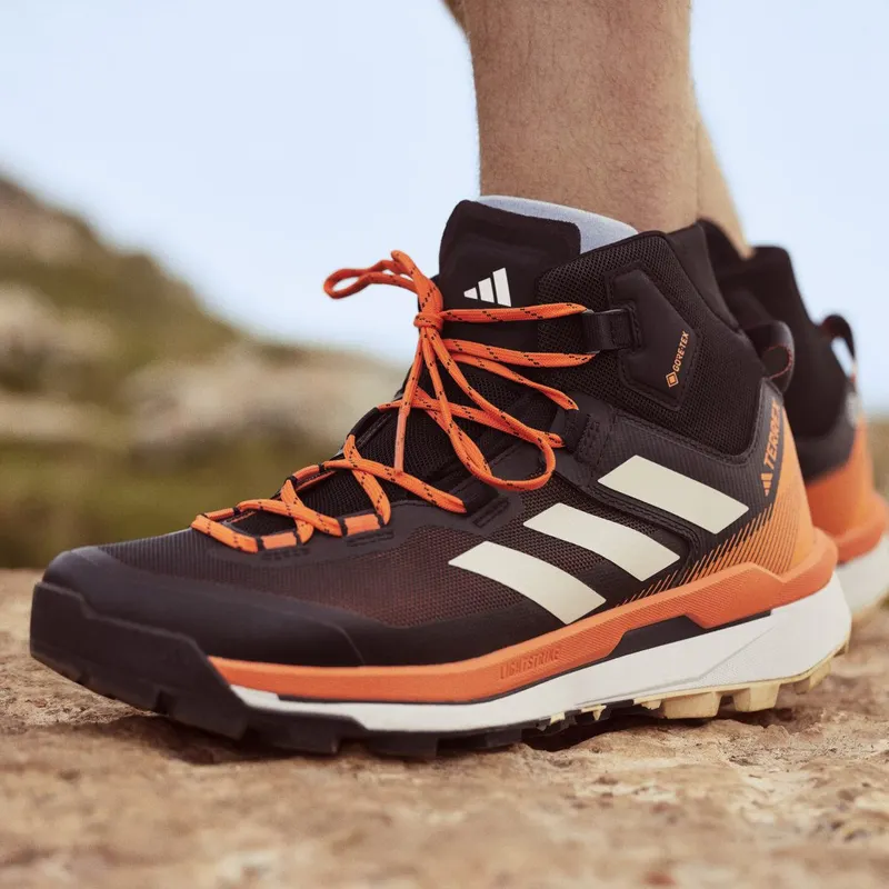 adidas Terrex Skychaser Tech GORE-TEX Hikingschoenen Core Black / Sand Strata / Impact Orange (GV9034)