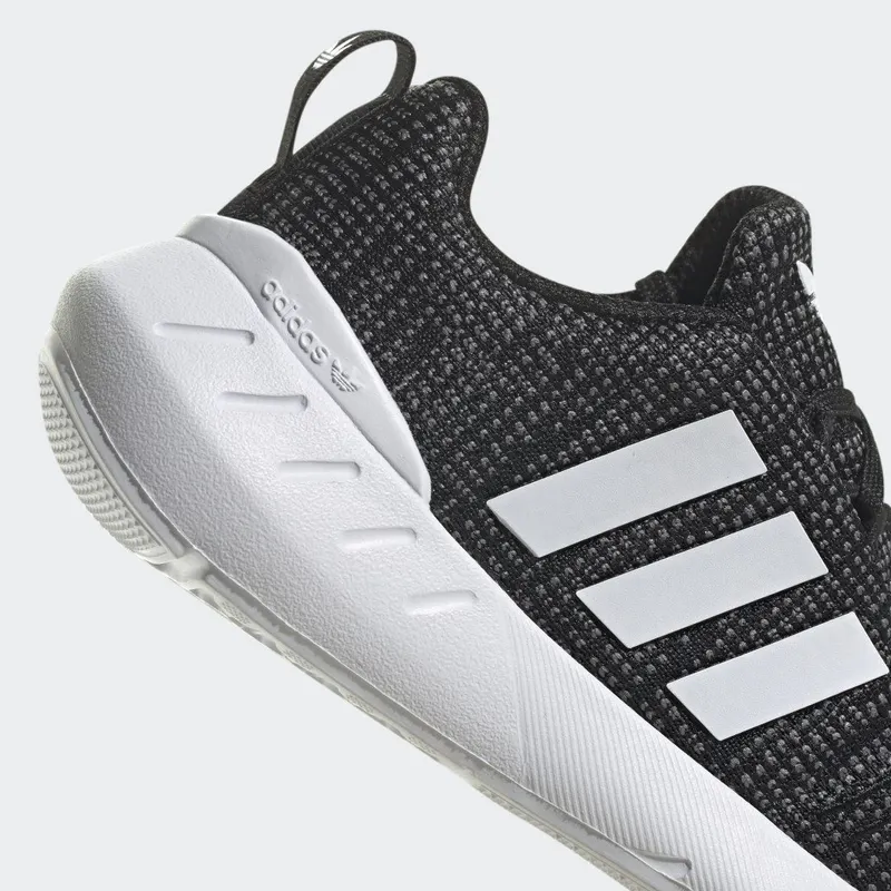 adidas Swift Run 22 Core Black / Cloud White / Grey Five (GW8180)