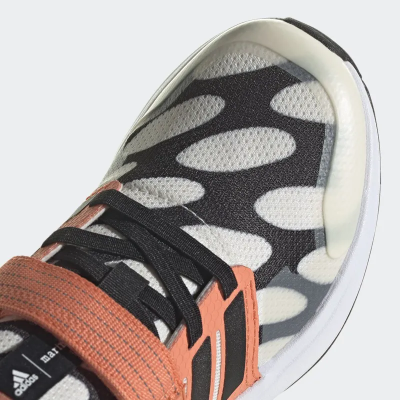 adidas RapidaSport Bounce Marimekko Running met Elastische Veters en Klittenband Cloud White / Core Black / Semi Coral (H06362)