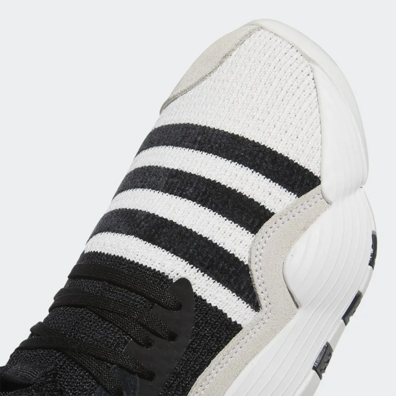adidas Trae Young 2.0 Cloud White / Core Black / Matte Gold (H06477)