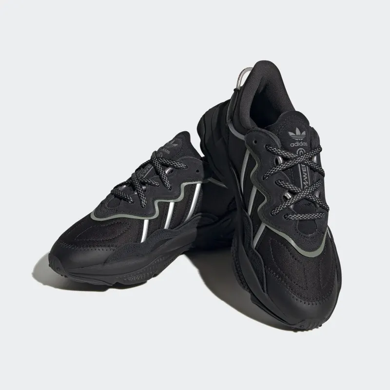 adidas OZWEEGO Core Black / Core Black / Silver Metallic (HQ1631)