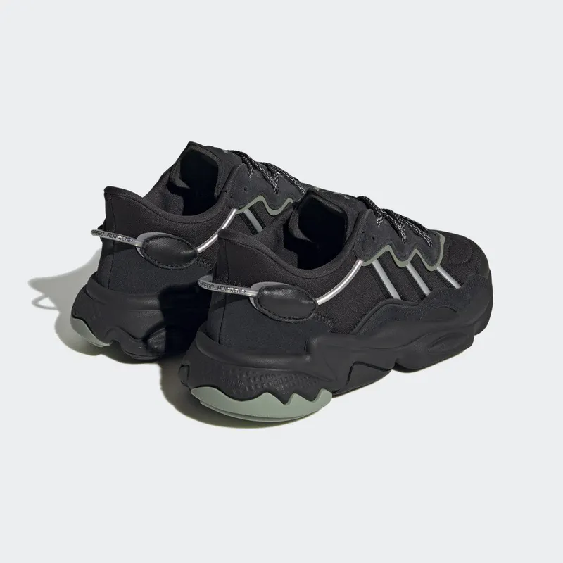 adidas OZWEEGO Core Black / Core Black / Silver Metallic (HQ1631)