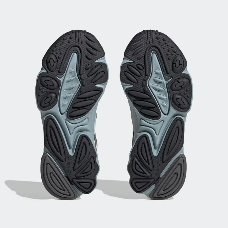 adidas OZWEEGO Magic Grey / Magic Grey / Carbon (HQ1633)