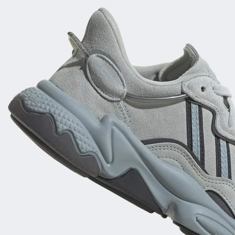 adidas OZWEEGO Magic Grey / Magic Grey / Carbon (HQ1633)