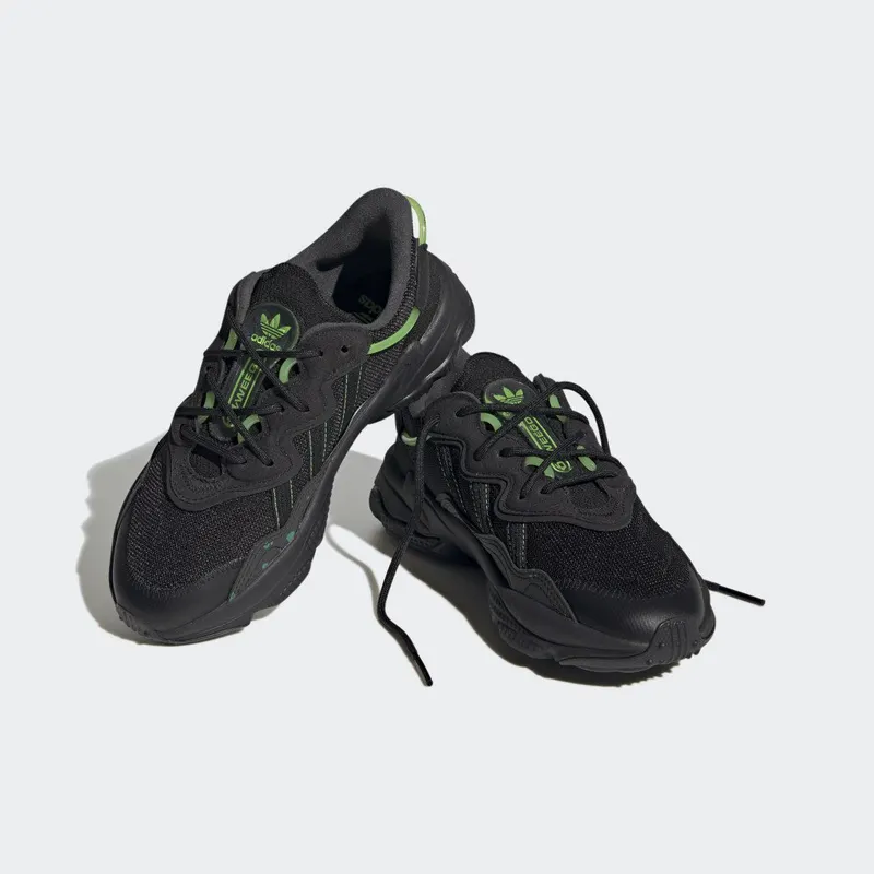 adidas OZWEEGO Core Black / Core Black / Solar Green (HQ1637)