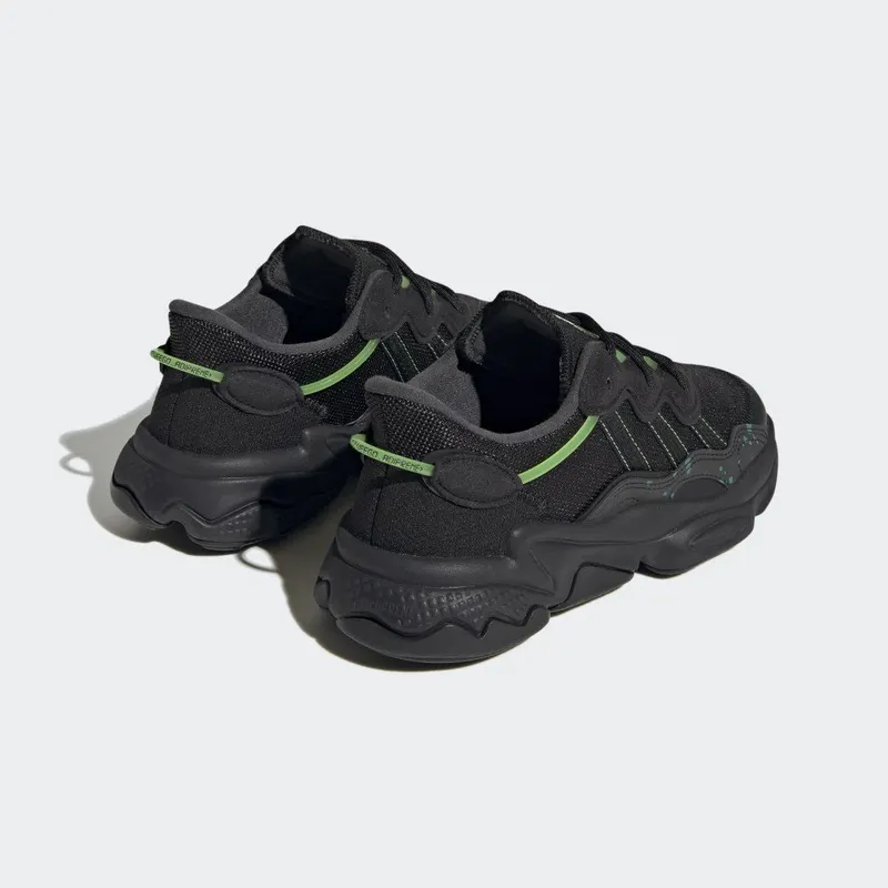 adidas OZWEEGO Core Black / Core Black / Solar Green (HQ1637)