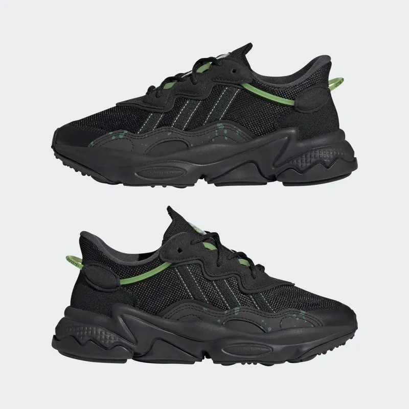 adidas OZWEEGO Core Black / Core Black / Solar Green (HQ1637)