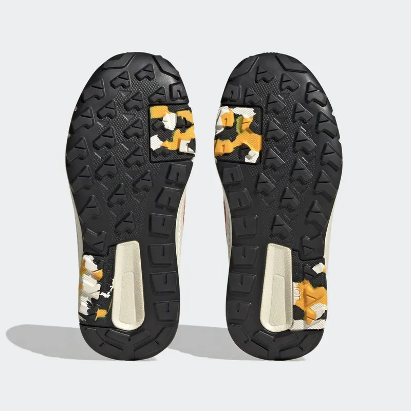 adidas Terrex Trailmaker RAIN.RDY Hiking Coral Fusion / Wonder White / Solar Gold (HQ5811)