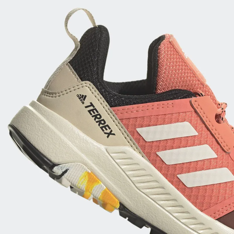 adidas Terrex Trailmaker RAIN.RDY Hiking Coral Fusion / Wonder White / Solar Gold (HQ5811)