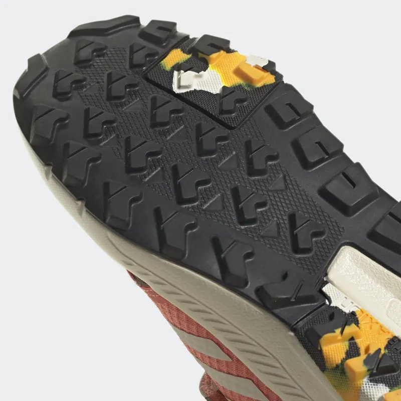 adidas Terrex Trailmaker Hiking Coral Fusion / Wonder White / Solar Gold (HQ5814)