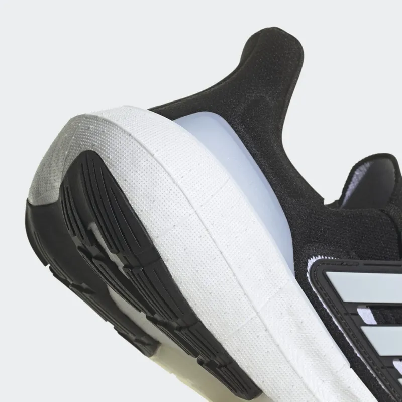 adidas Ultraboost Light Core Black / Cloud White / Core Black (HQ6345)