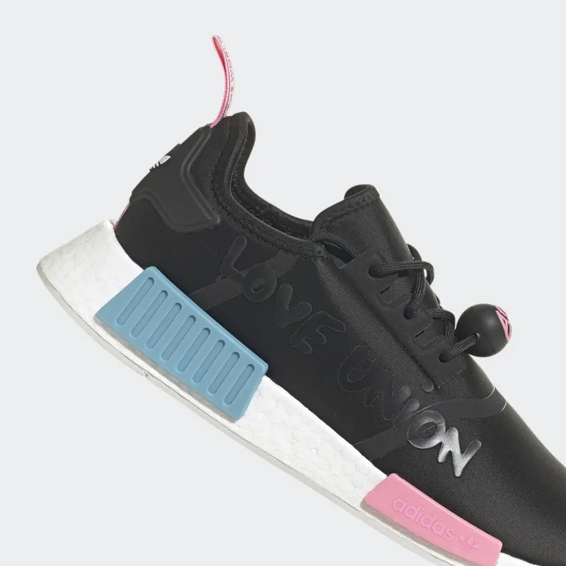 adidas NMD_R1 x André Saraiva Core Black / Cloud White / Core Black (HQ6859)