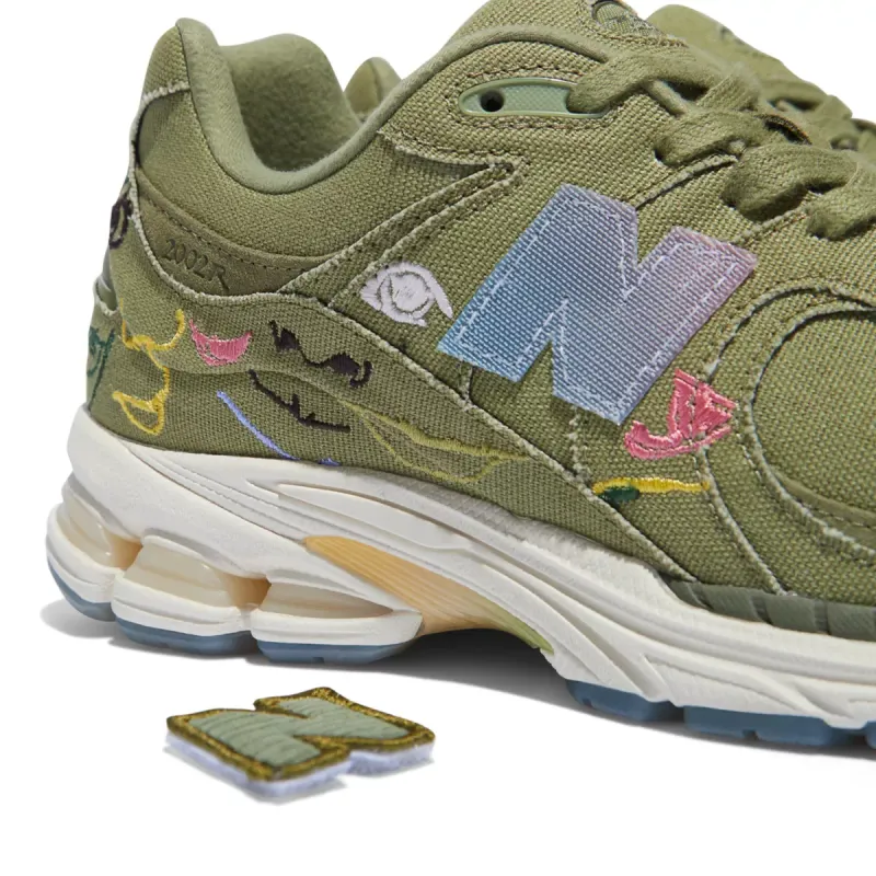 New Balance 2002R Bryant Giles What Now? Iguana / Capulet Olive (M2002RAG)