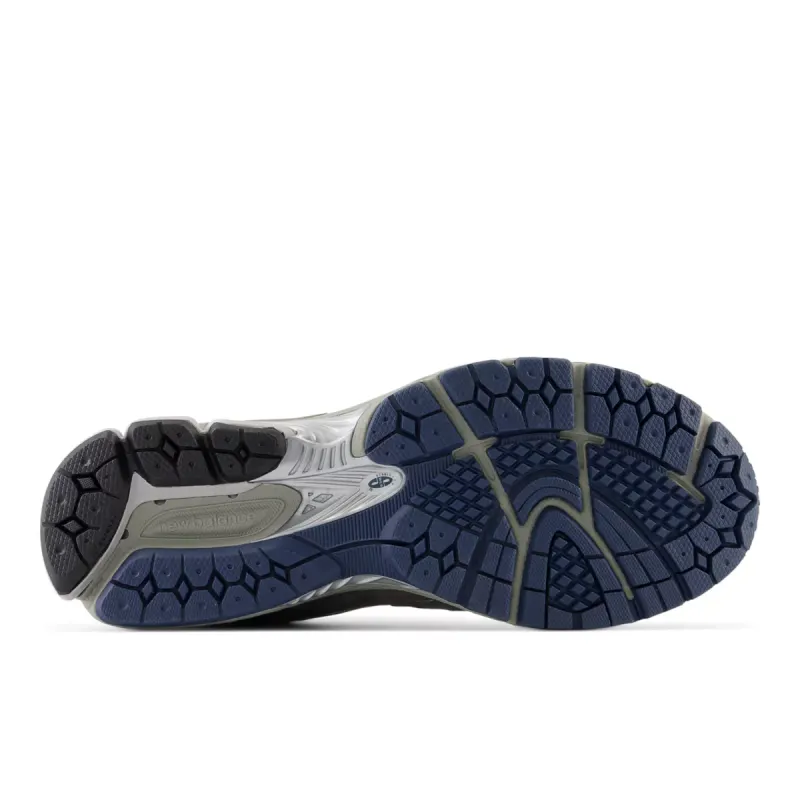 New Balance 2002R Gore-Tex Castle Rock Castle Rock / Natural Indigo / Brushed Nickel (M2002RXC)
