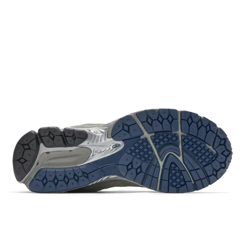 New Balance 2002R Light Grey Light Grey / Silver (ML2002RA)
